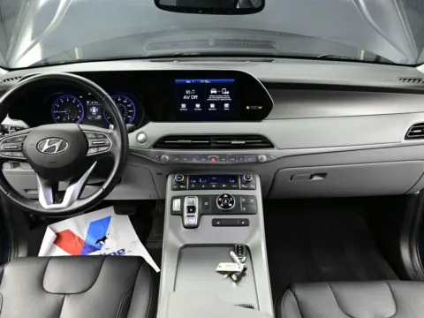 Photos of 2020 Hyundai Palisade SEL for sale in Terre Haute, IN at Dorsett Mitsubishi