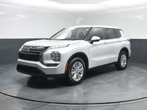 White 2026 Mitsubishi Outlander ES for sale in Terre Haute, IN