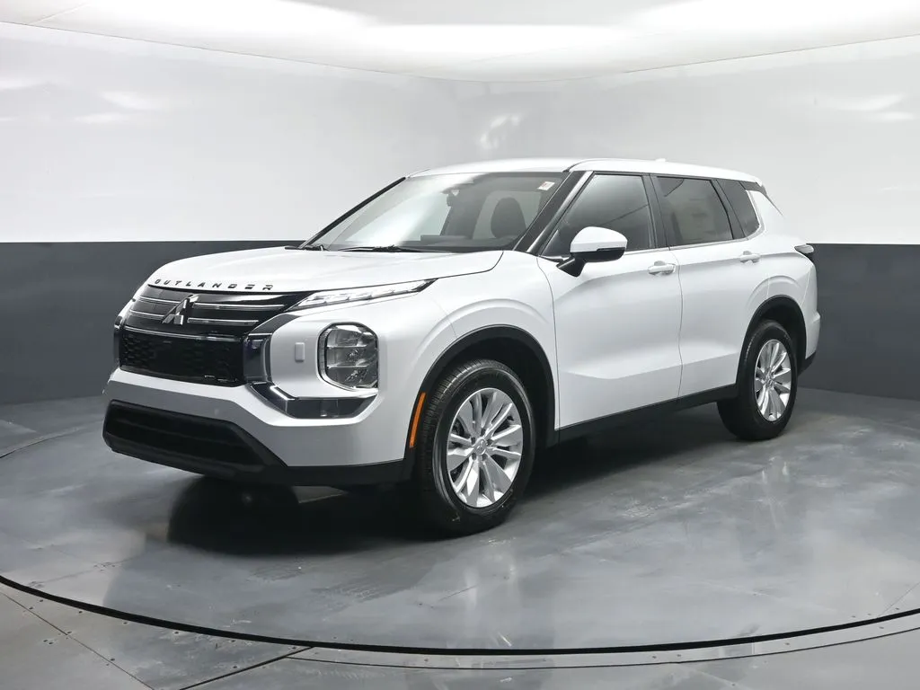 White 2026 Mitsubishi Outlander ES for sale in Terre Haute, IN