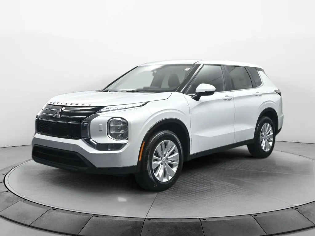 White 2026 Mitsubishi Outlander ES for sale in Terre Haute, IN