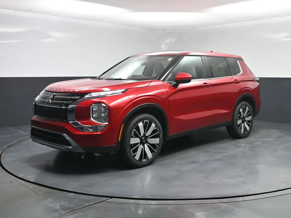 Red 2026 Mitsubishi Outlander SE for sale in Terre Haute, IN