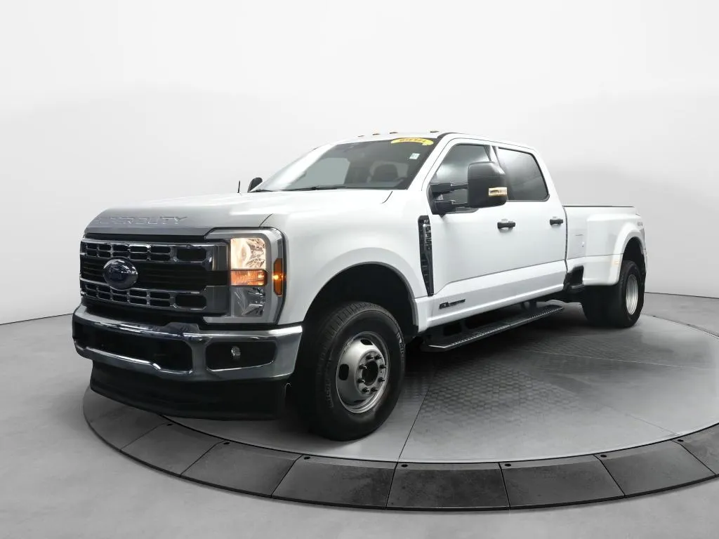 White 2025 Ford F-350 Super Duty XLT for sale in Terre Haute, IN