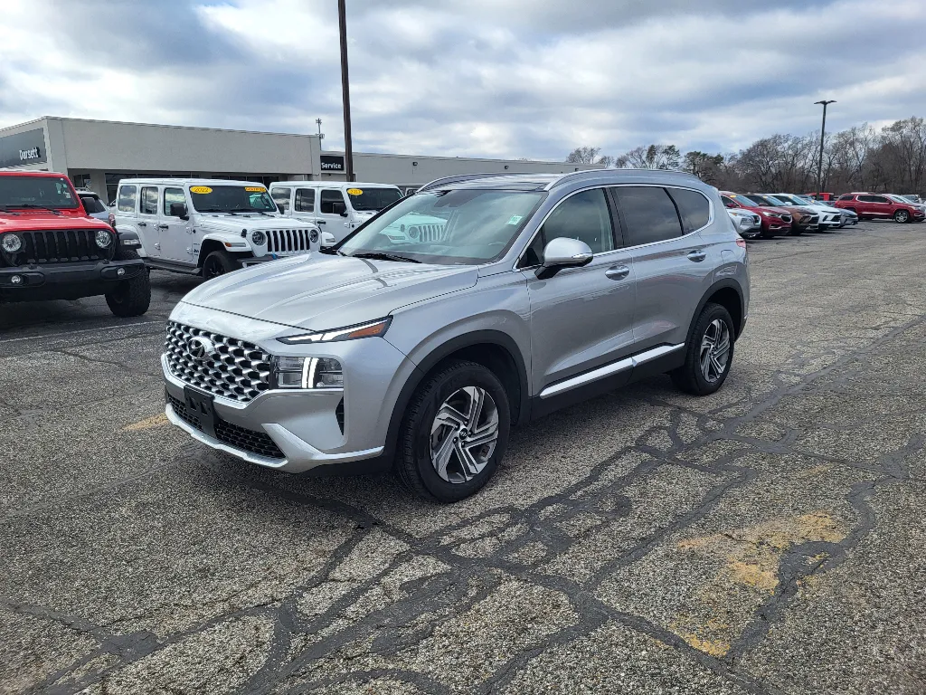 Silver 2023 Hyundai Santa Fe SEL for sale in Terre Haute, IN
