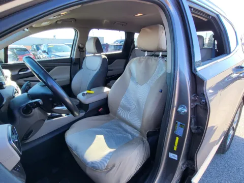 More photos of 2020 Hyundai Santa Fe SEL at Dorsett Mitsubishi, IN