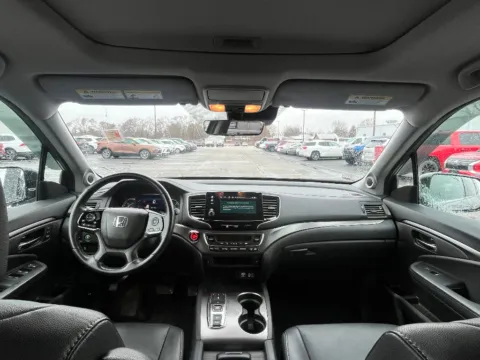 Photos of 2022 Honda Pilot EX-L for sale in Terre Haute, IN at Dorsett Mitsubishi