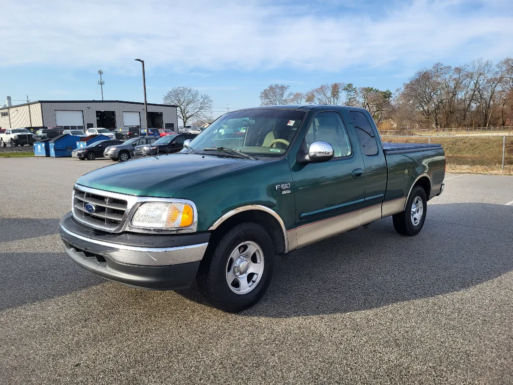 Green 2000 Ford F-150 Work Series for sale in Terre Haute, IN