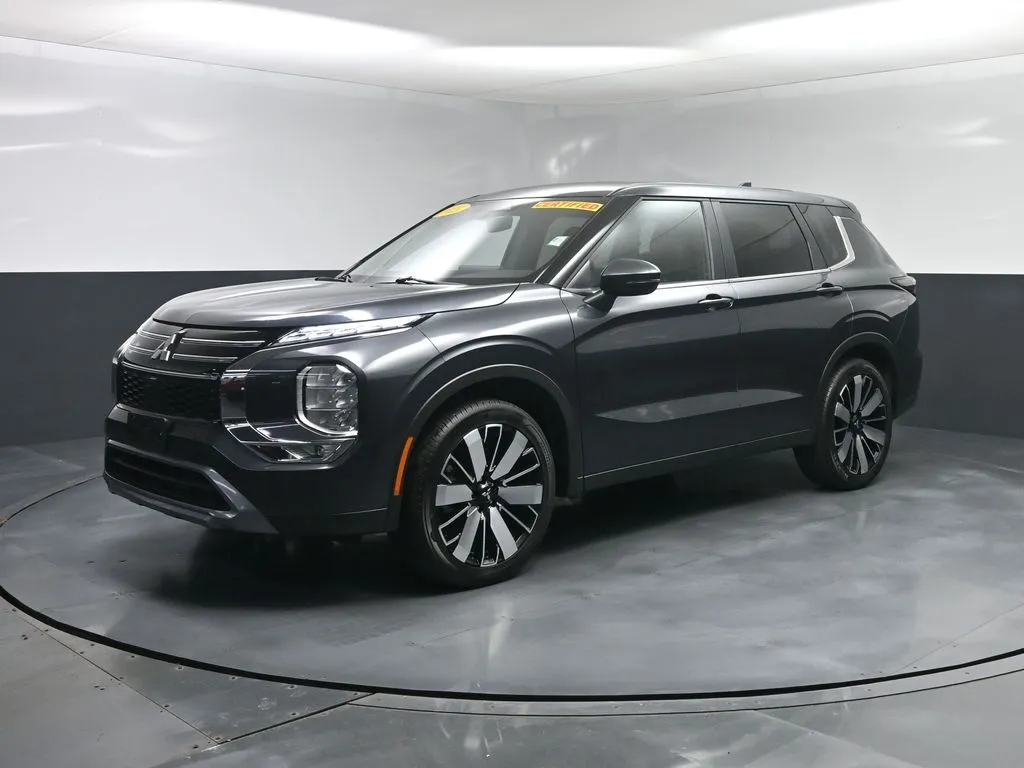 2025 Mitsubishi Outlander SE for sale in Terre Haute, IN