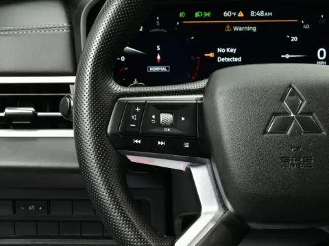 More photos of 2025 Mitsubishi Outlander SEL at Dorsett Mitsubishi, IN