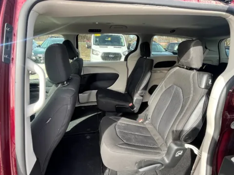 More photos of 2023 Chrysler Voyager LX at Dorsett Mitsubishi, IN