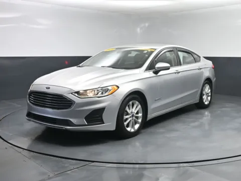 Silver 2019 Ford Fusion Hybrid SE for sale in Terre Haute, IN