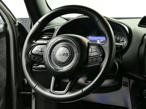 More photos of 2022 Jeep Renegade Altitude at Dorsett Mitsubishi, IN