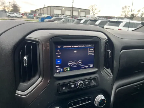 More photos of 2023 GMC Sierra 1500 Pro at Dorsett Mitsubishi, IN