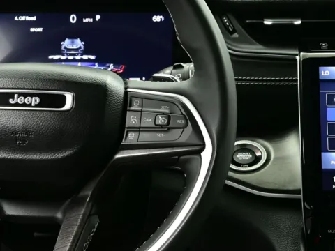 More photos of 2023 Jeep Grand Cherokee Limited at Dorsett Mitsubishi, IN