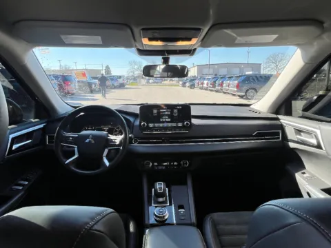 More photos of 2024 Mitsubishi Outlander SE at Dorsett Mitsubishi, IN