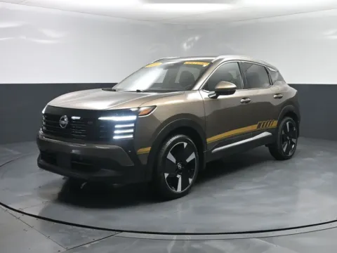 Brown 2025 Nissan Kicks SR for sale in Terre Haute, IN