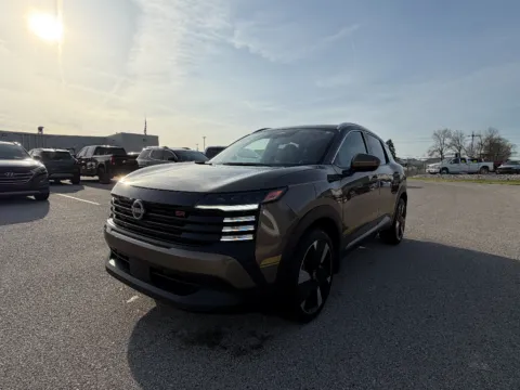 Brown 2025 Nissan Kicks SR for sale in Terre Haute, IN