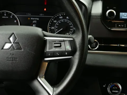 More photos of 2024 Mitsubishi Outlander SE at Dorsett Mitsubishi, IN