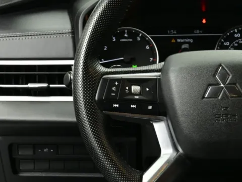 More photos of 2024 Mitsubishi Outlander SE at Dorsett Mitsubishi, IN