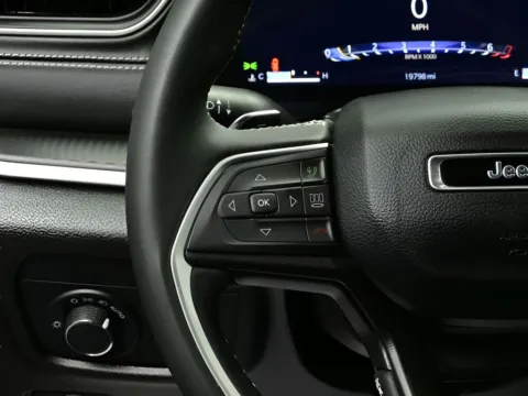 More photos of 2024 Jeep Grand Cherokee L Altitude at Dorsett Mitsubishi, IN