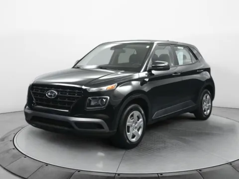 Black 2020 Hyundai Venue SE for sale in Terre Haute, IN