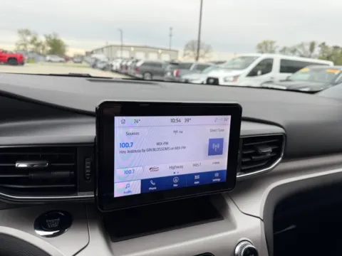 More photos of 2023 Ford Explorer XLT at Dorsett Mitsubishi, IN