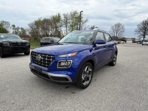 Blue 2025 Hyundai Venue SEL for sale in Terre Haute, IN