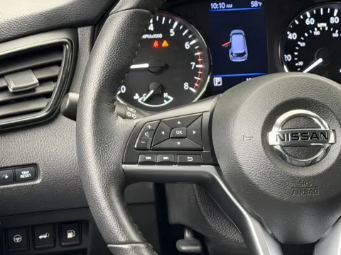 More photos of 2020 Nissan Rogue SL at Dorsett Mitsubishi, IN