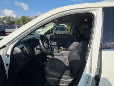 Photos of 2022 Nissan Pathfinder SL for sale in Terre Haute, IN at Dorsett Mitsubishi