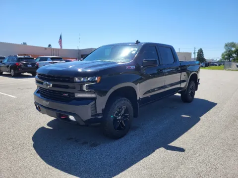 Black 2022 Chevrolet Silverado 1500 LT Trail Boss for sale in Terre Haute, IN