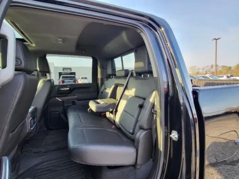 More photos of 2020 GMC Sierra 2500 SLT at Dorsett Nissan, IN