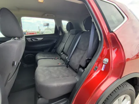 More photos of 2016 Nissan Rogue SV at Dorsett Nissan, IN