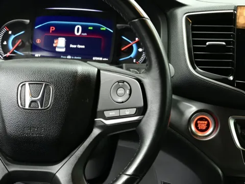 More photos of 2022 Honda Pilot EX-L at Dorsett Nissan, IN