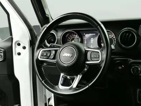 Another view of 2022 Jeep Gladiator Overland for sale in Terre Haute, IN at Dorsett Nissan