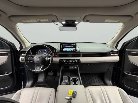 Photos of 2023 Honda Pilot Elite for sale in Terre Haute, IN at Dorsett Nissan