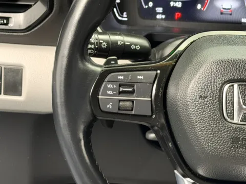 More photos of 2023 Honda Pilot Elite at Dorsett Nissan, IN