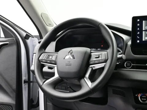 Another view of 2026 Mitsubishi Outlander ES for sale in Terre Haute, IN at Dorsett Mitsubishi