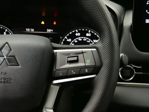 More photos of 2026 Mitsubishi Outlander Trail Edition at Dorsett Mitsubishi, IN
