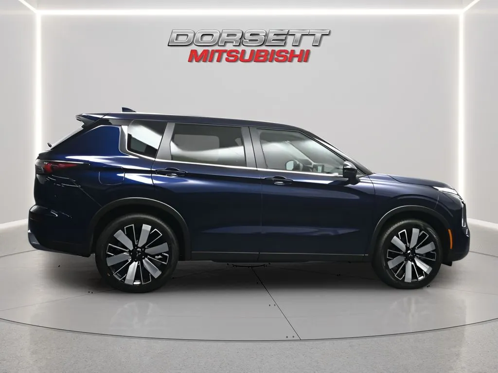 2026 Mitsubishi Outlander SE - Photo 18