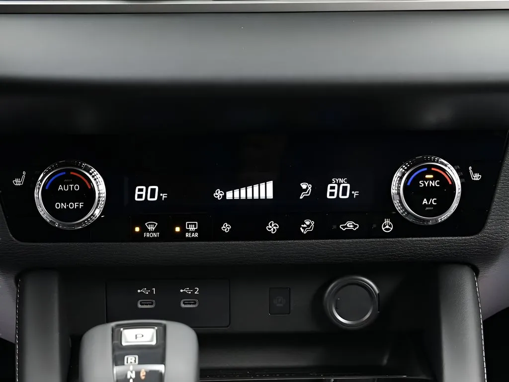 2026 Mitsubishi Outlander SE - Photo 9