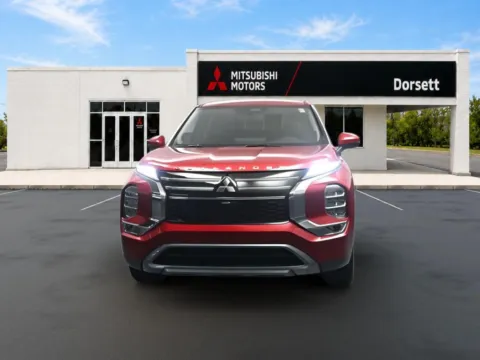 Photos of 2026 Mitsubishi Outlander SE for sale in Terre Haute, IN at Dorsett Mitsubishi