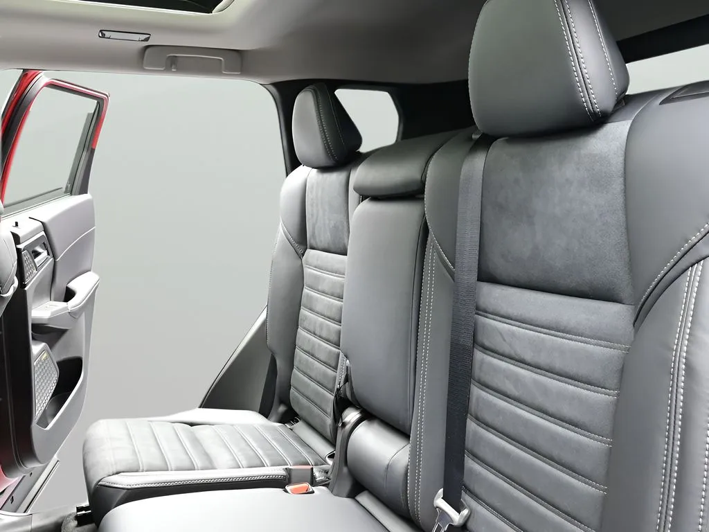 2026 Mitsubishi Outlander SE - Photo 15