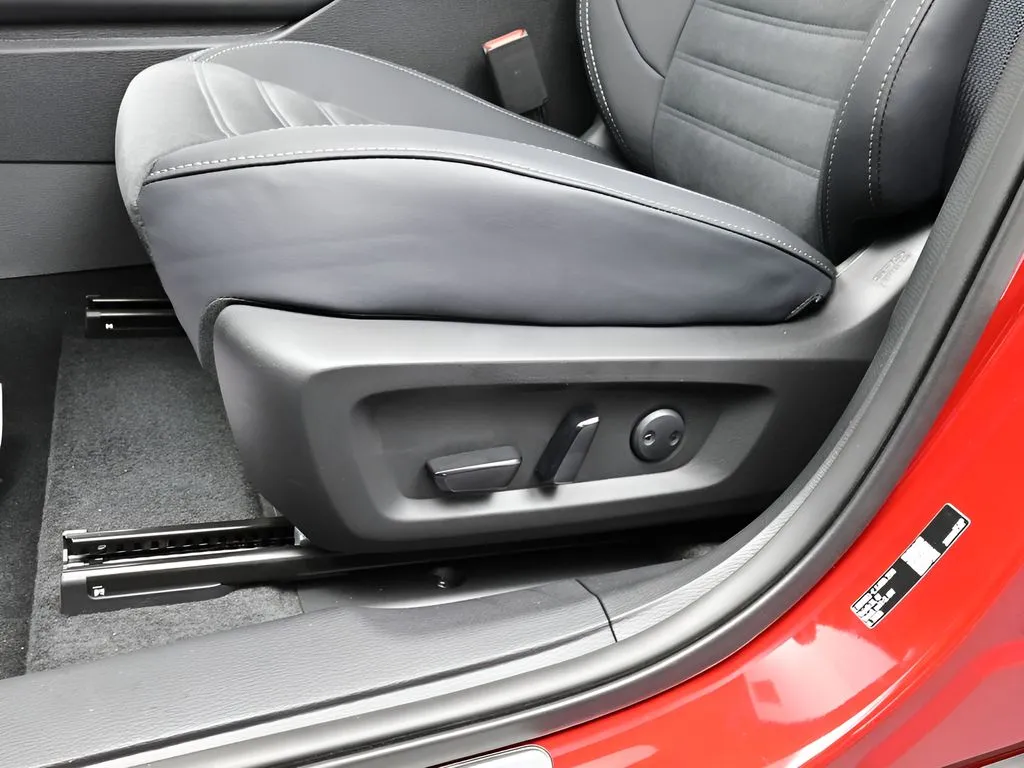 2026 Mitsubishi Outlander SE - Photo 13