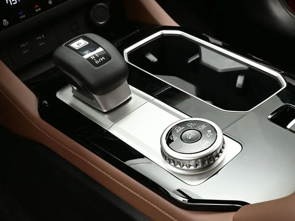 2026 Mitsubishi Outlander SEL - Photo 8