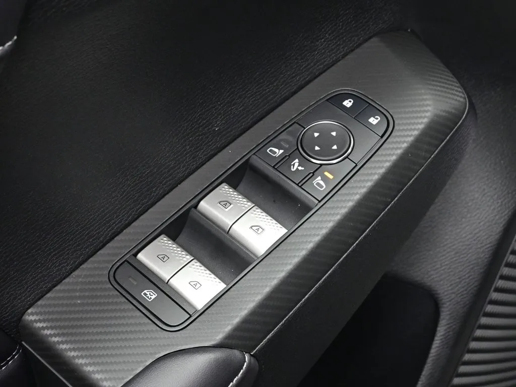 2026 Mitsubishi Outlander SEL - Photo 12
