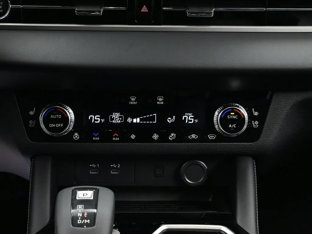 2026 Mitsubishi Outlander SEL - Photo 9