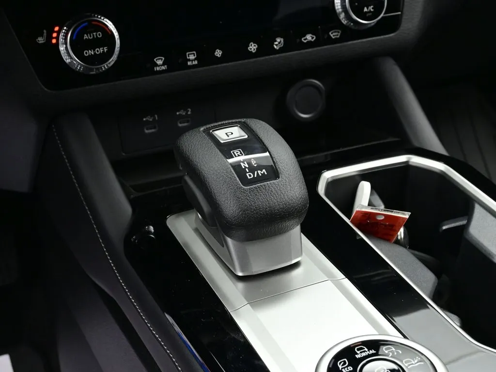 2026 Mitsubishi Outlander ES - Photo 10