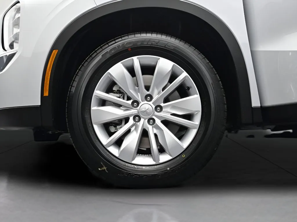 2026 Mitsubishi Outlander ES - Photo 19