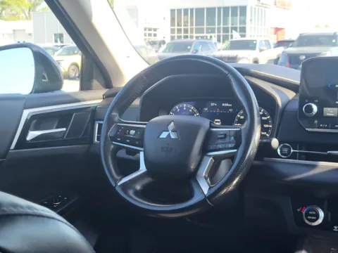 More photos of 2022 Mitsubishi Outlander SE at Dorsett Mitsubishi, IN
