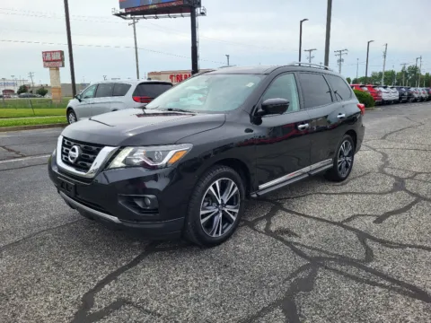 Black 2020 Nissan Pathfinder Platinum for sale in Terre Haute, IN