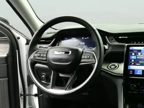 Another view of 2023 Jeep Grand Cherokee Limited for sale in Terre Haute, IN at Dorsett Mitsubishi